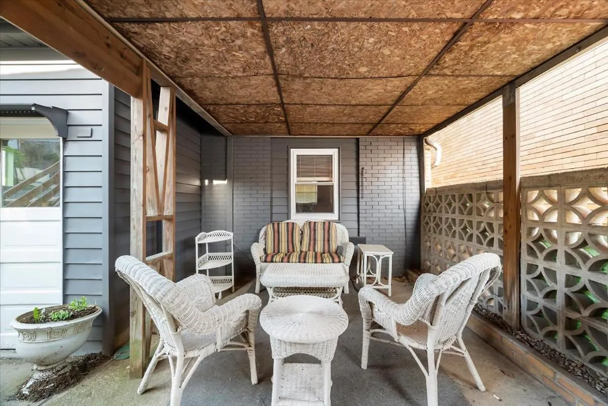 Sophisticated Elegance In Pghs Most Scenic Locale Pittsburgh USA