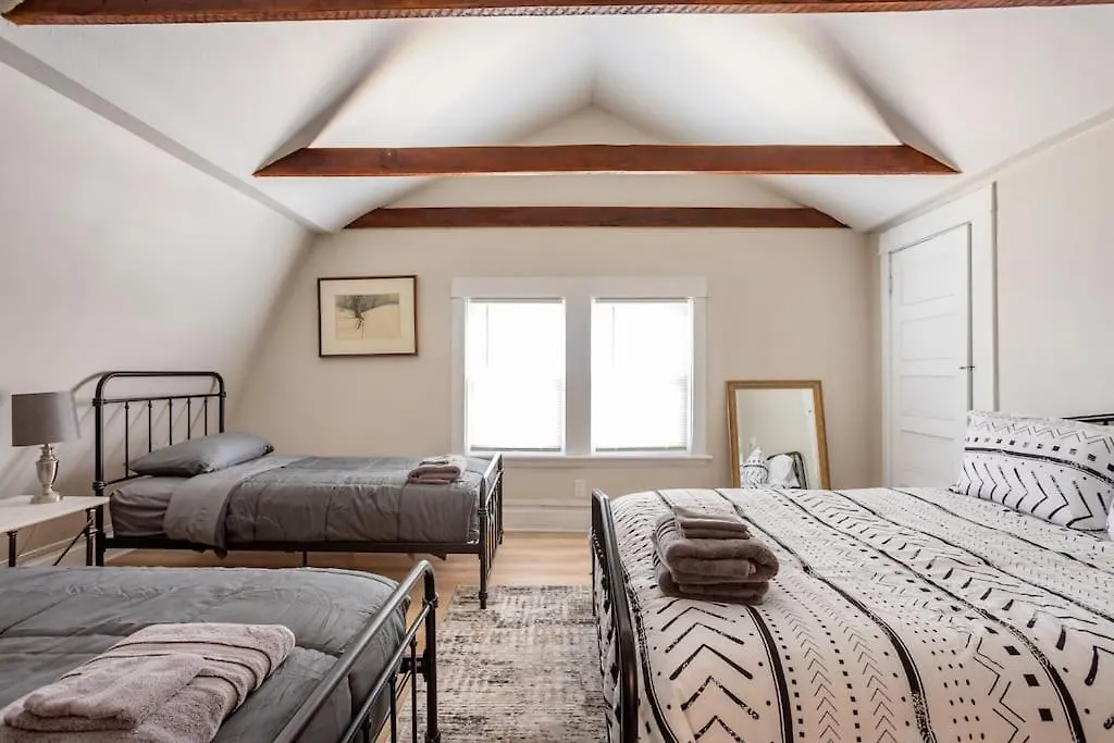 Sophisticated Elegance In Pghs Most Scenic Locale Pittsburgh