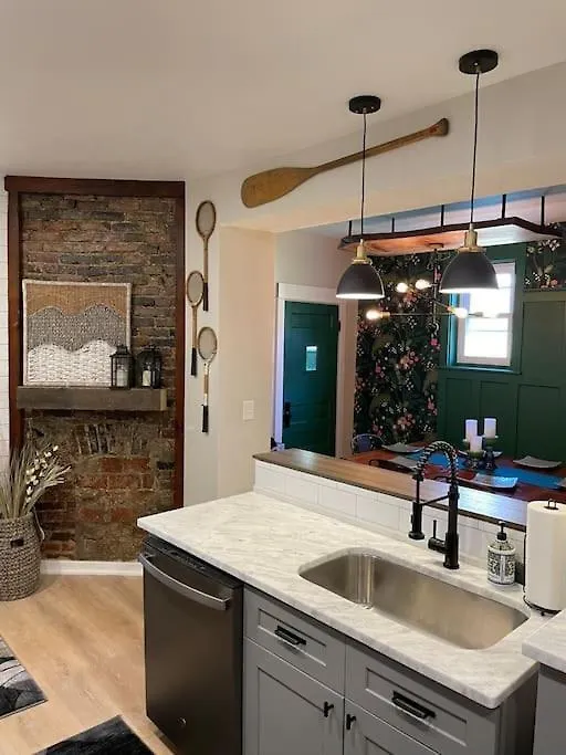 Sophisticated Elegance In Pghs Most Scenic Locale Pittsburgh