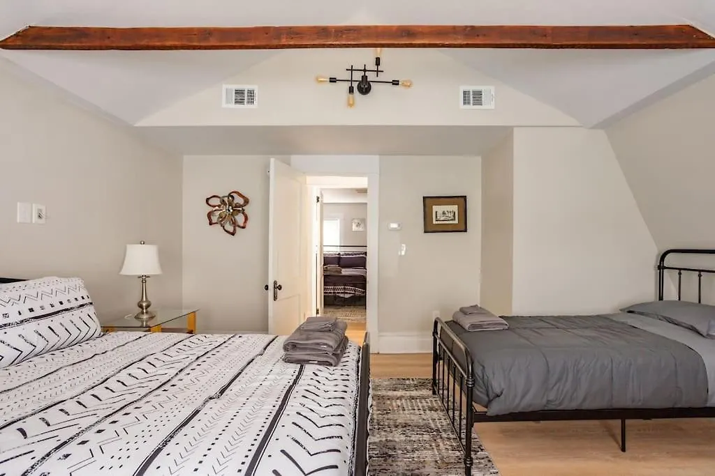 Sophisticated Elegance In Pghs Most Scenic Locale Pittsburgh 0*,  USA