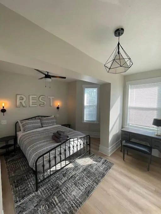 Sophisticated Elegance In Pghs Most Scenic Locale Πίτσμπουργκ Σπίτι διακοπών