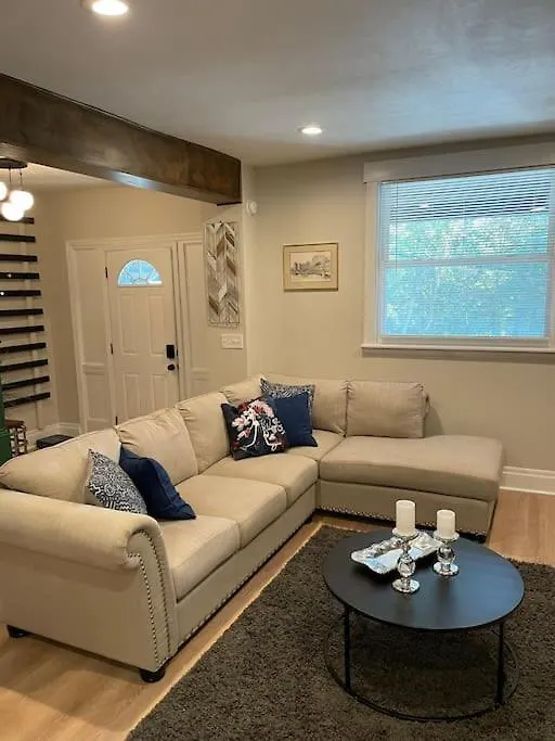 Sophisticated Elegance In Pghs Most Scenic Locale Πίτσμπουργκ